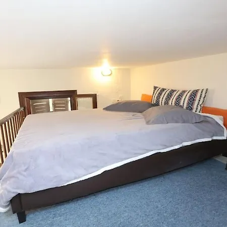 Efi Cozy Loft With Courtyard In Daire *