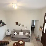 아파트 Efi Cozy Loft With Courtyard In