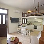 Efi Cozy Loft With Courtyard In 아파트 에르무폴리