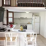 Efi Cozy Loft With Courtyard In 아파트 에르무폴리
