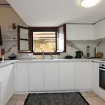 Efi Cozy Loft With Courtyard In * 에르무폴리