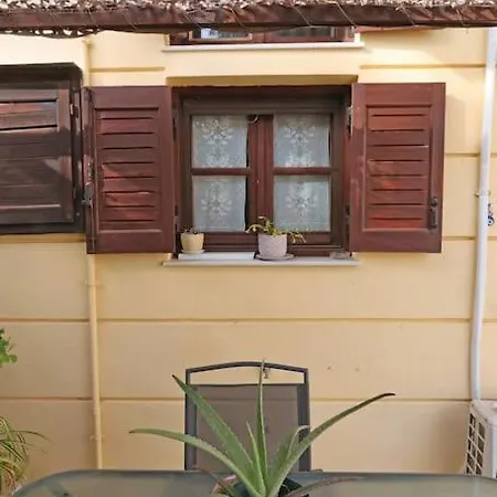 Efi Cozy Loft With Courtyard In