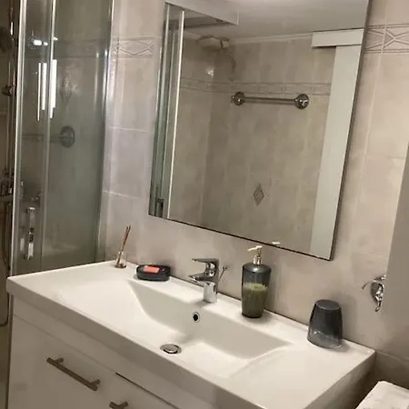 Efi Cozy Loft With Courtyard In Apartament *