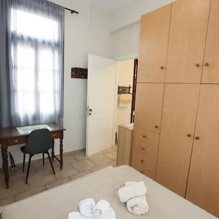 Efi Cozy Loft With Courtyard In * Hermópolis