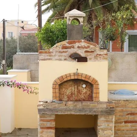 Apartamento Efi Cozy Loft With Courtyard In *