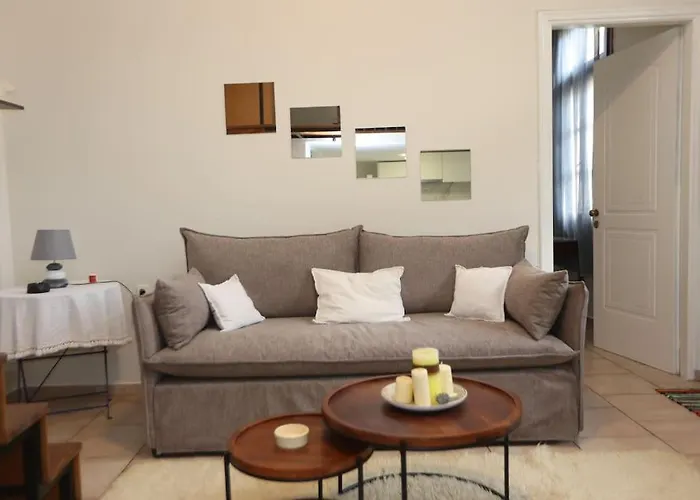 Efi Cozy Loft With Courtyard In דירה