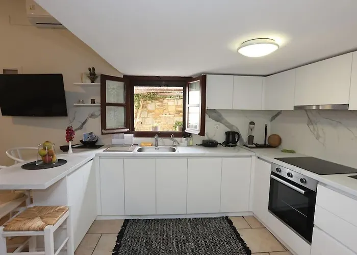 Efi Cozy Loft With Courtyard In *