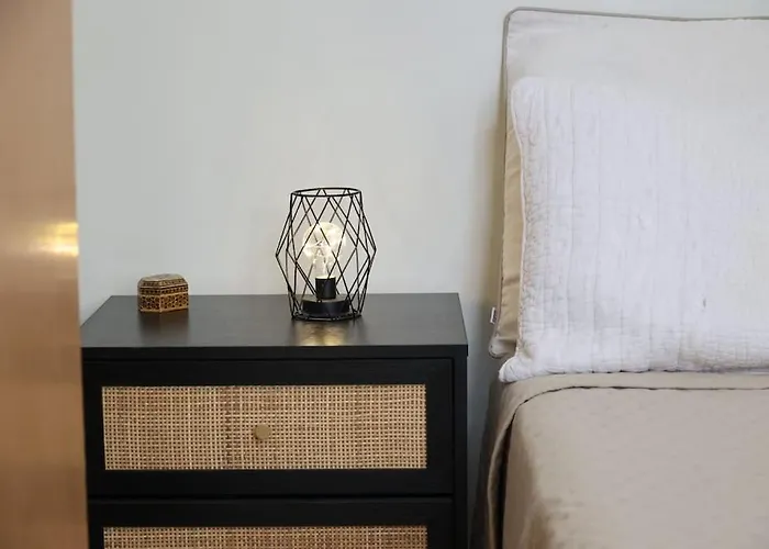 דירה Efi Cozy Loft With Courtyard In ארמופוליס