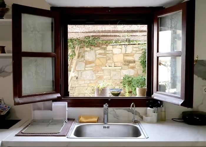 Efi Cozy Loft With Courtyard In * ארמופוליס