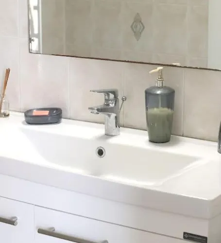 Efi Cozy Loft With Courtyard In * ארמופוליס