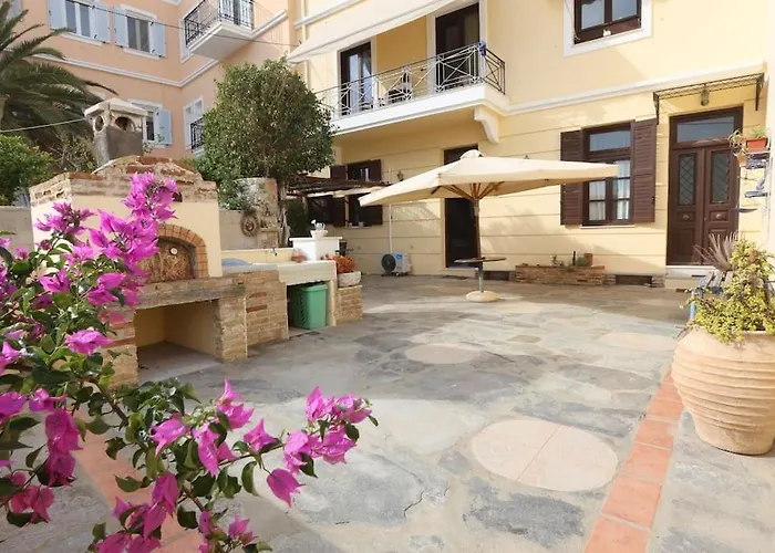 Efi Cozy Loft With Courtyard In דירה ארמופוליס