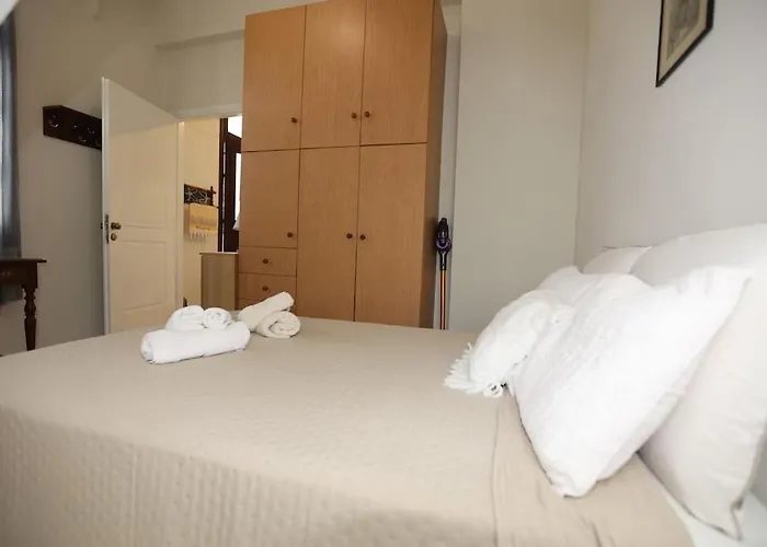 Efi Cozy Loft With Courtyard In דירה