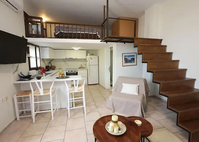 Efi Cozy Loft With Courtyard In 아파트 *